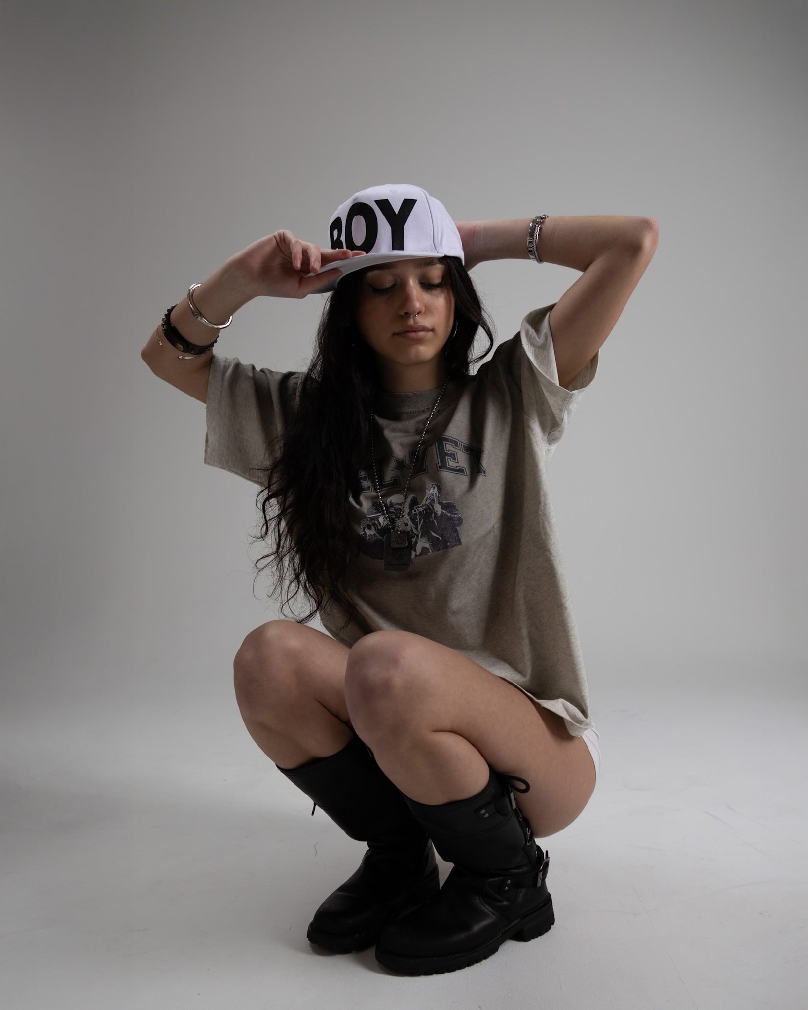 Helvet Model Wearing Helvet Dirty Grey Tee. 